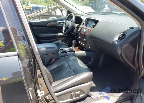 2017 Nissan Pathfinder Sl z USA, uszkodzony, nr VIN 5N1DR2MM8HC908511